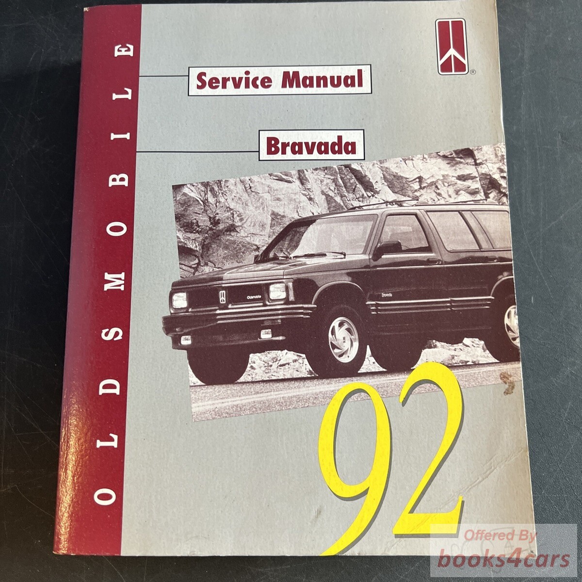 view cover of 1992 Bravada Shop Service Repair Manual by Oldsmobile over 1,000 pages.